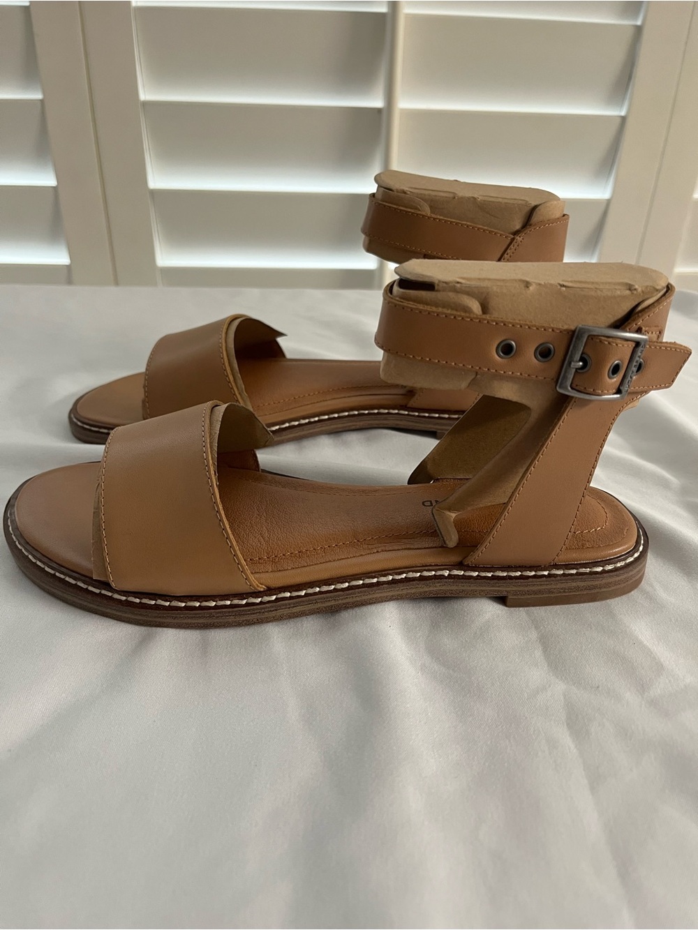 Lucky Brand Women’s Tan Ankle-Strap Flat Sandals 6.5